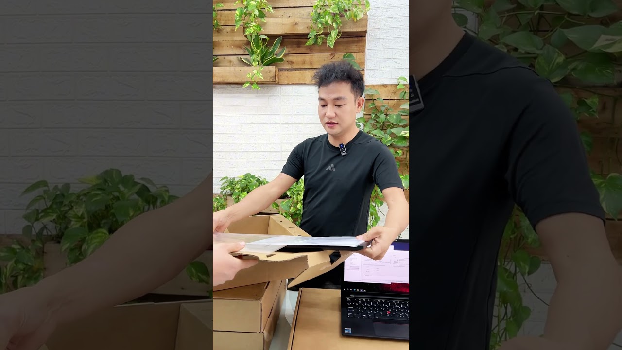 M&agrave;n 4K qu&aacute; đẹp !!! thinkpad x1 carbon gen 9 New Outlet #laptoptcc #shorts #thinkpad