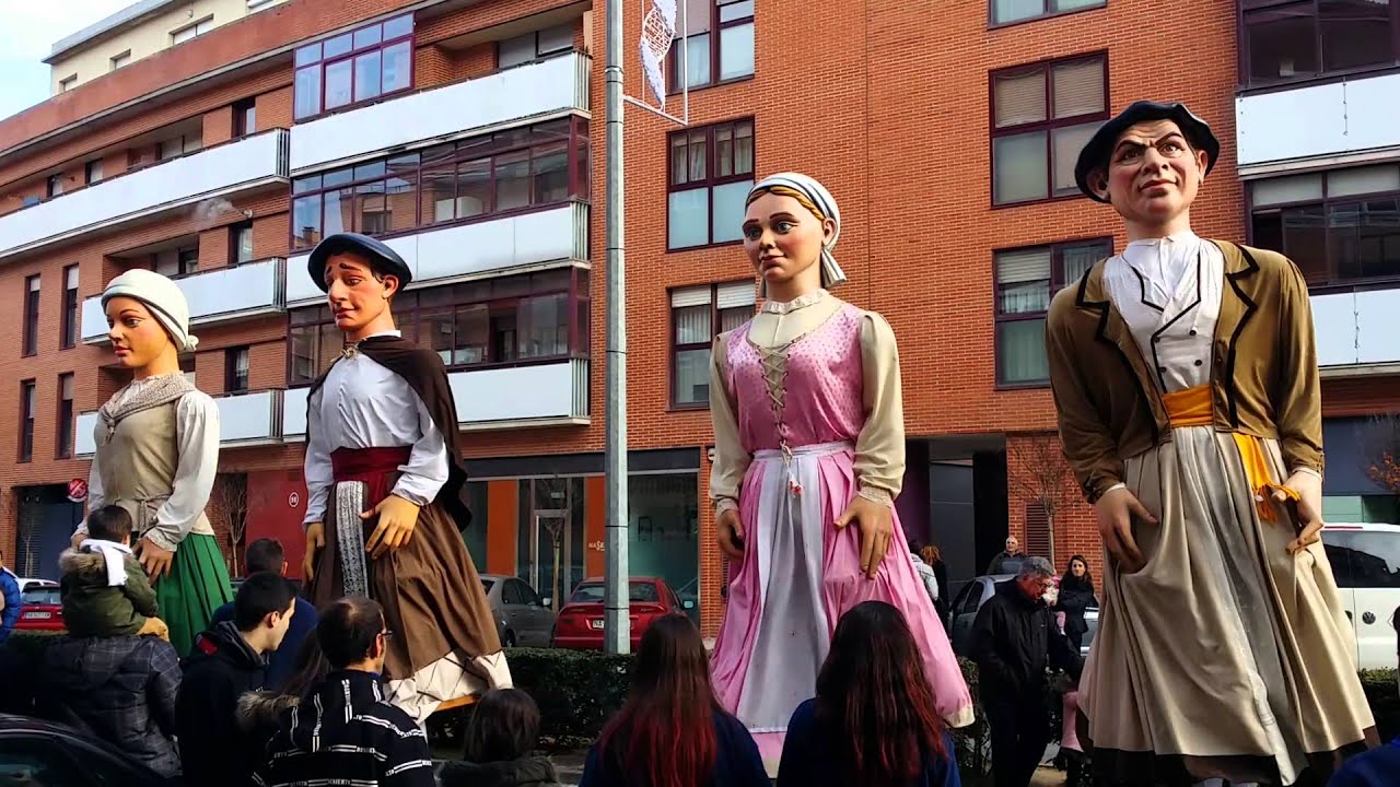 Gigantes Bara&ntilde;ain/Bara&ntilde;aingo erraldoiak2015