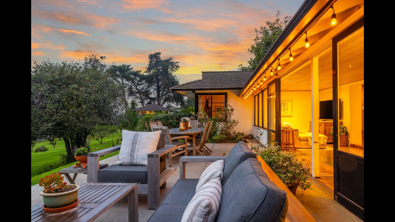 Old Hawai‘i Charm: 1951 Plantation Home with Stunning Bicoastal Views