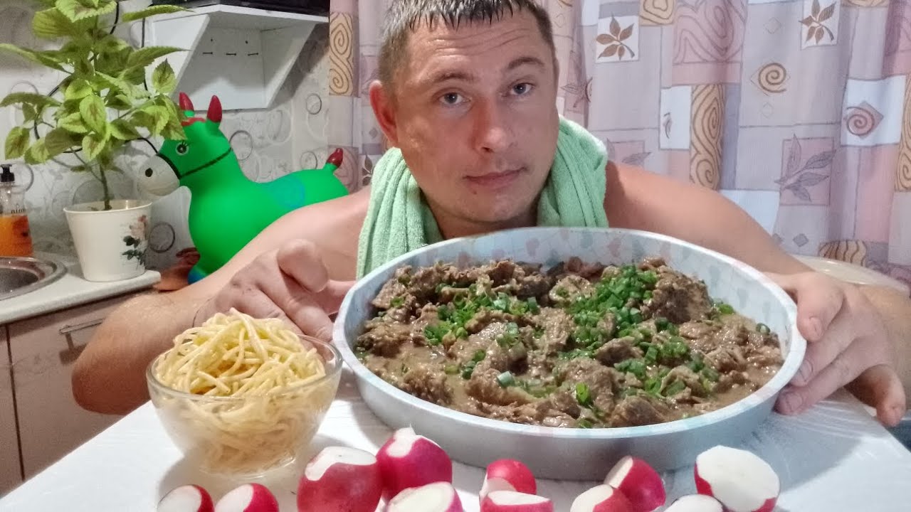 мукбанг/обжор/гуляш с говядиной/mukbang/devoured/