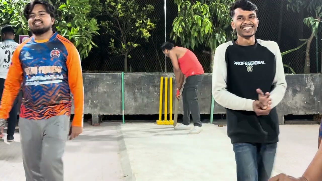 ১৮ তম ক্রিকেট ম্যাচ কামরুল মিডিয়া বনাম সামসুল অফিসিয়াল খেলা 