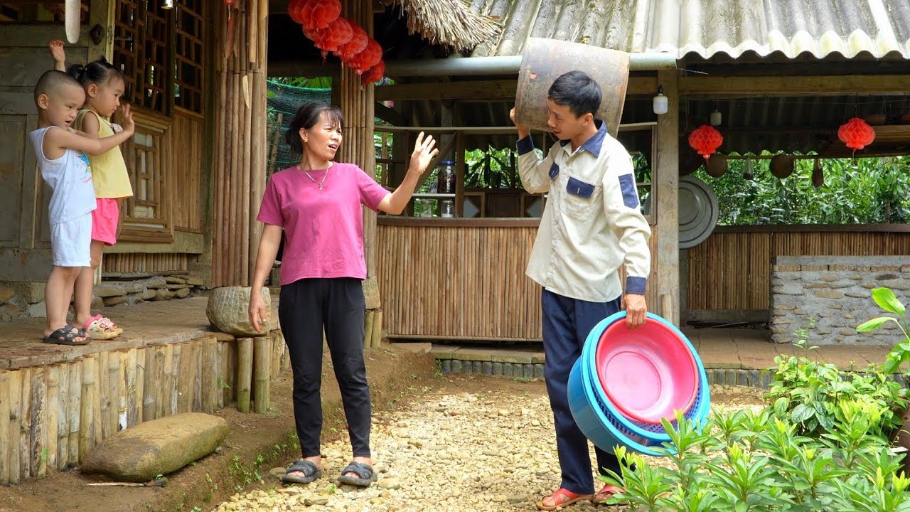 A day harvesting bamboo shoots, drying them to sell – A surprise visit from Loi