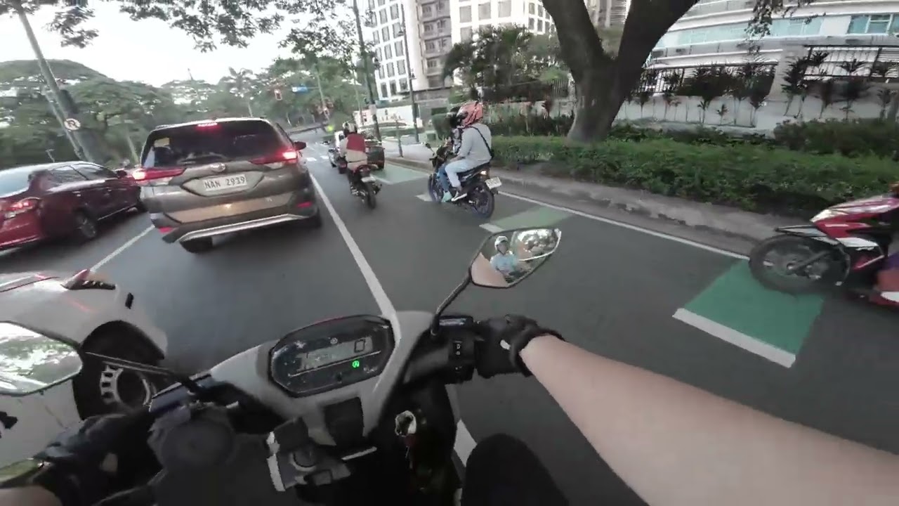Taguig to Makati ride Yamaha Mio Gravis V2 #yamaha #gravis