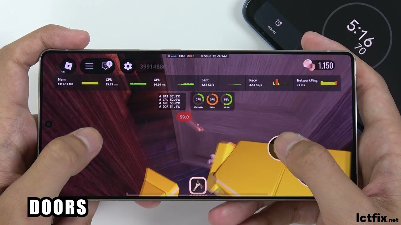 SAMSUNG GALAXY S25 ULTRA Roblox Gaming Test | Blox Fruits, Doors | Snapdragon 8 Elite Gmaep