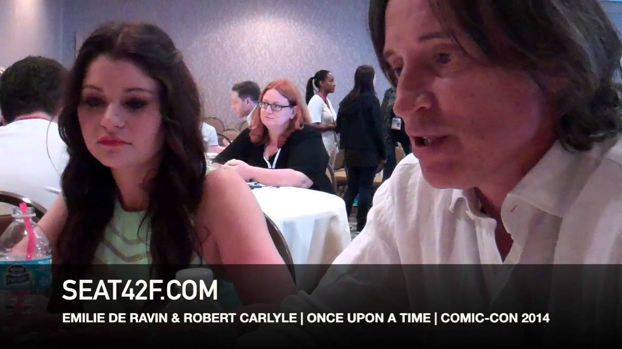 Emilie De Ravin Robert Carlyle ONCE UPON A TIME Interview Comic Con 2014