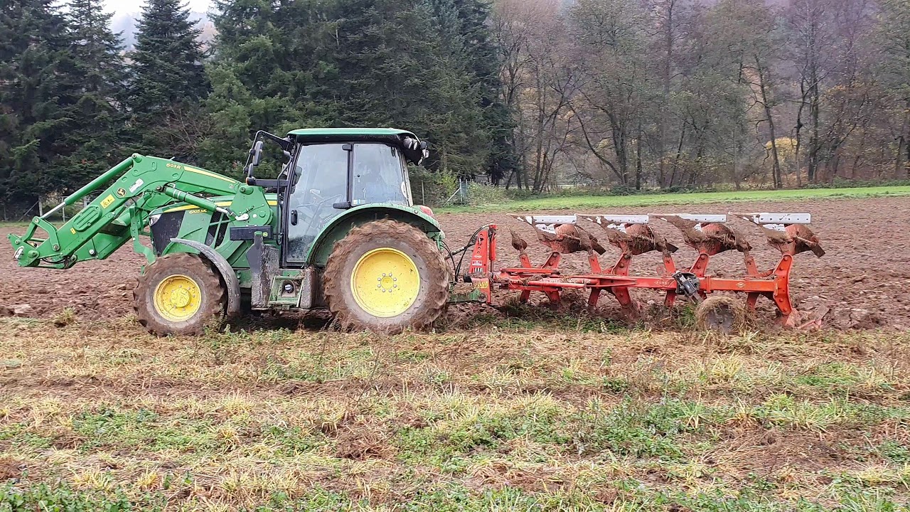 Pflügen 2020 mit John Deere 6105 MC und Kuhn Master 120