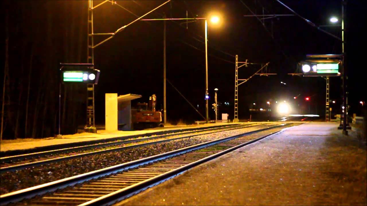 MV11906 (Dv12 2647 + Vectron + A17) ohittaa Luoman