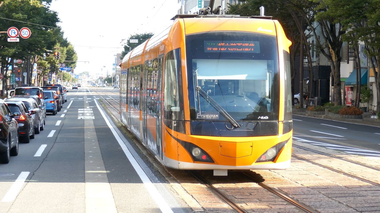 オレンジ色のFUKURAM！福井鉄道F1000形F1001 福井城址大名町駅