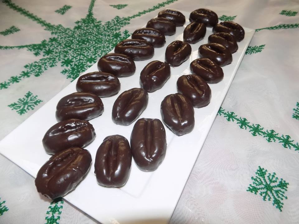 حلويات العيد بدون فرن على شكل حبات القهوة سهلة التحضير