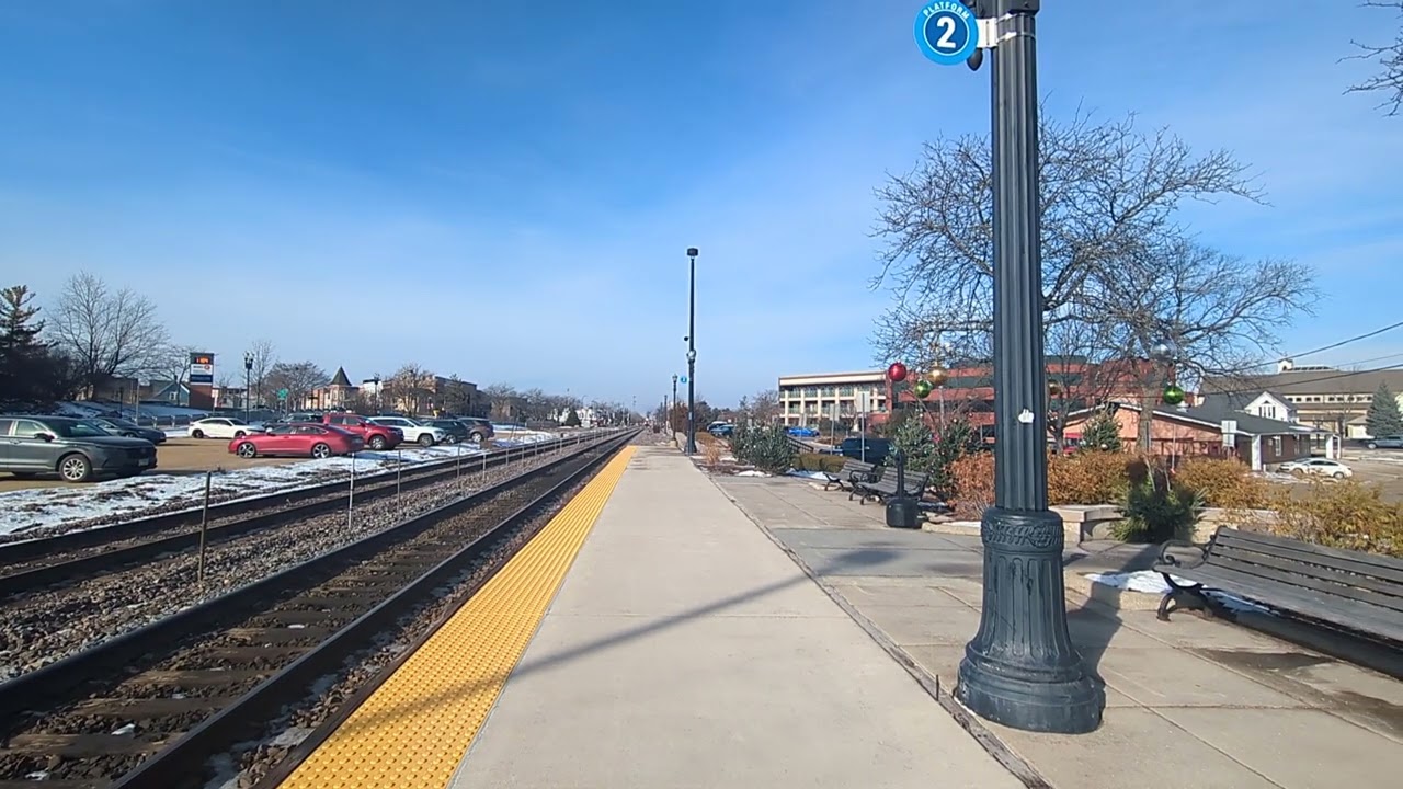 UPNW648 is 148 today at Barrington with two big horn blasts arriving. Jumpscared me lol