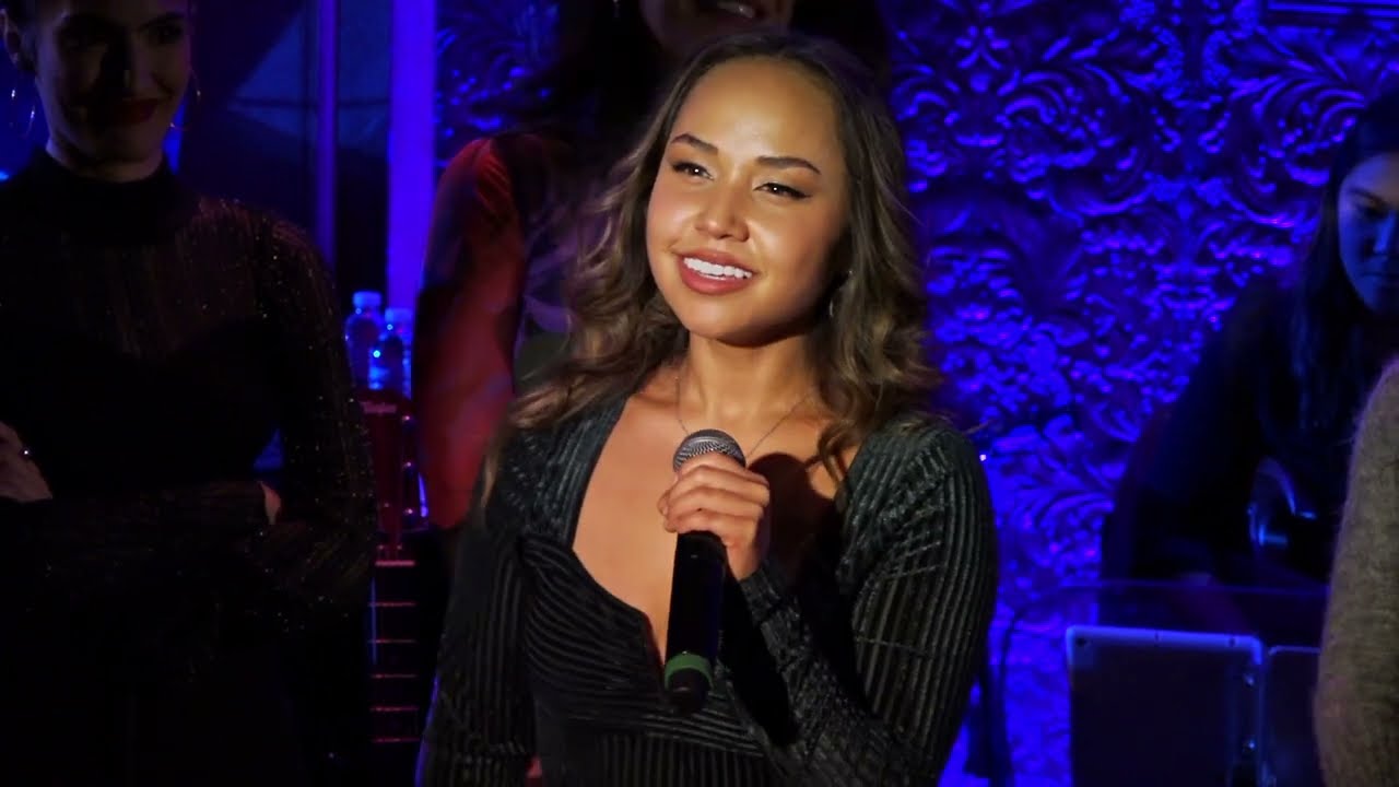Jasmine Forsberg sings 