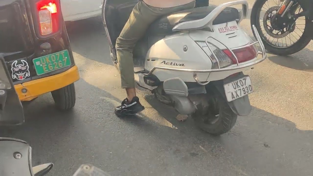 Aare Bhai ruk jau aakle aakle hi puree duniya me koi bhi dikkat nahi hai to ma apkojantahunnabhagwan