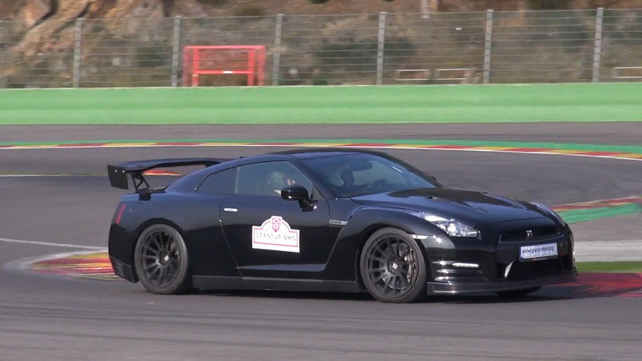 Nissan R35 GT-R HKS GT1000 - Start up & Accelerations!