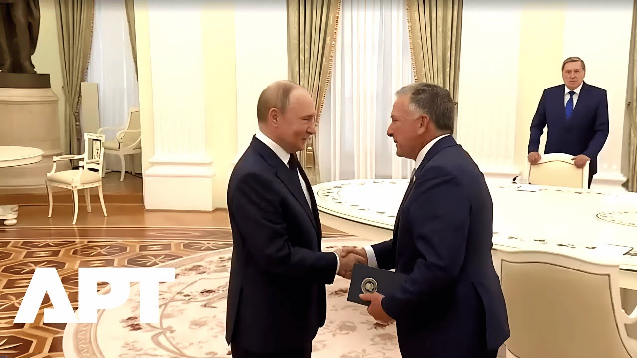 Steve Witkoff Greets Putin Inside Kremlin— Trump’s Ukraine Deadline Nears | APT