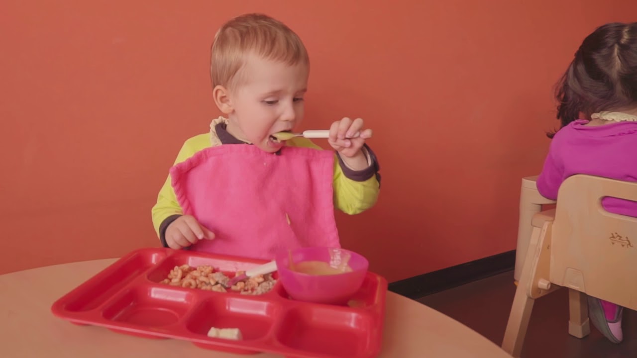 Grandir avec les autres : Ép.8, À table