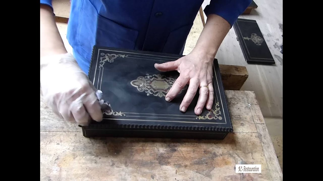 Video d'une restauration de meuble Napoléon III ?