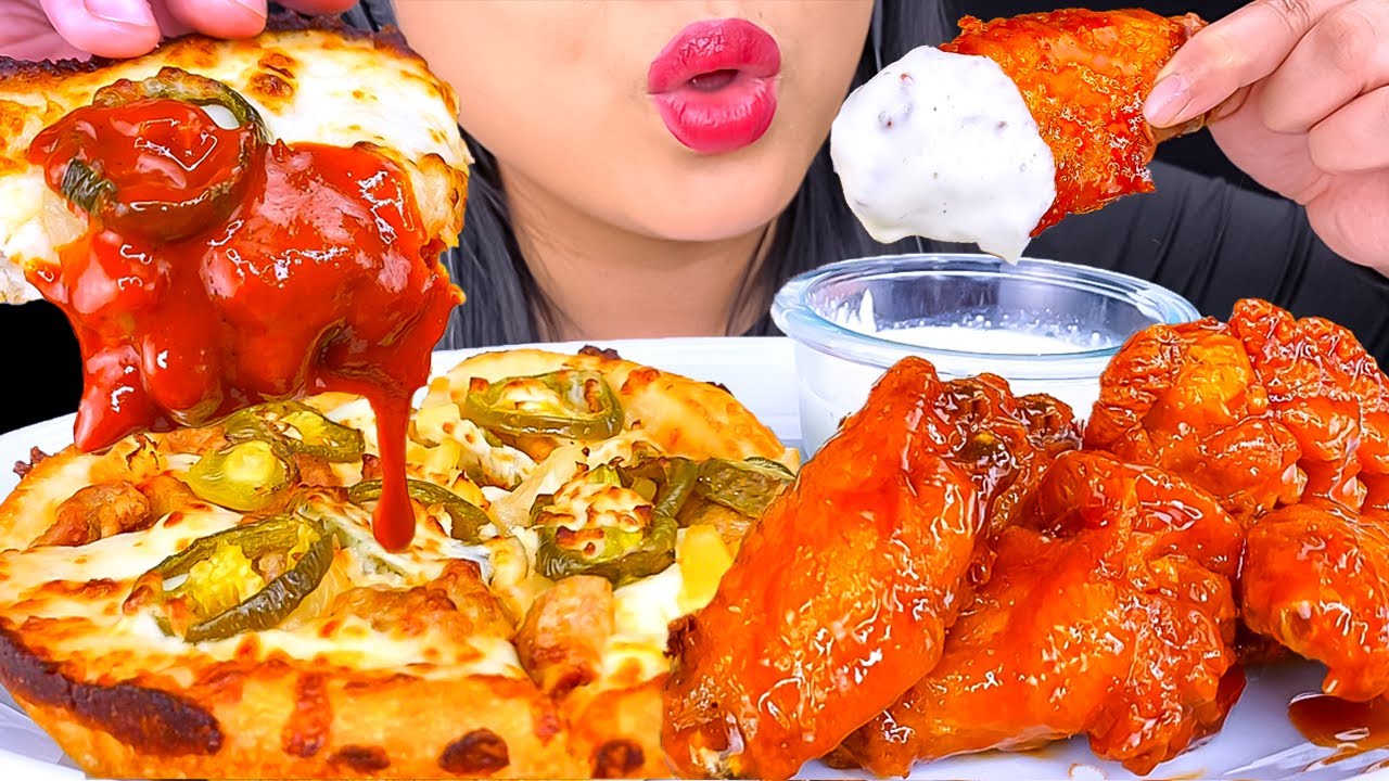 ASMR CHEESY PIZZA & BUFFALO CHICKEN WINGS MUKBANG | EATING SOUNDS | EATING SHOW | ASMR Phan
