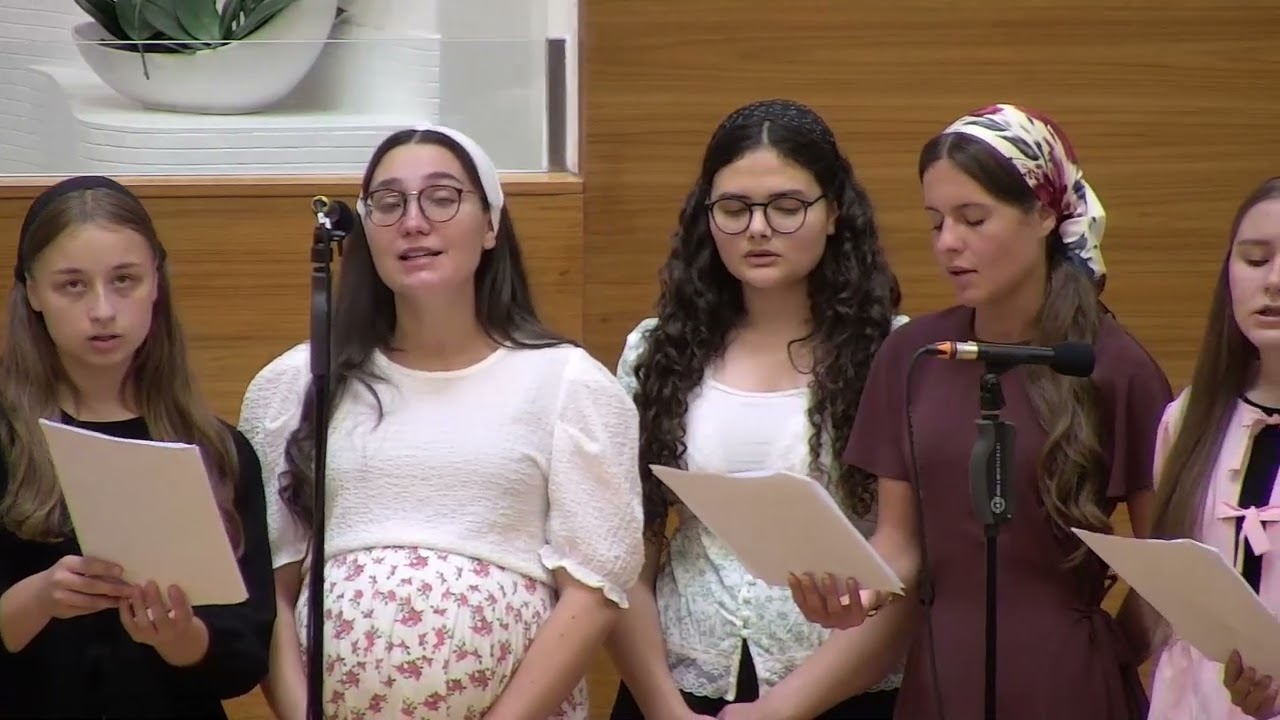 Grup de adolescenți - Din noaptea grea, doar Tu m-ai izbăvit