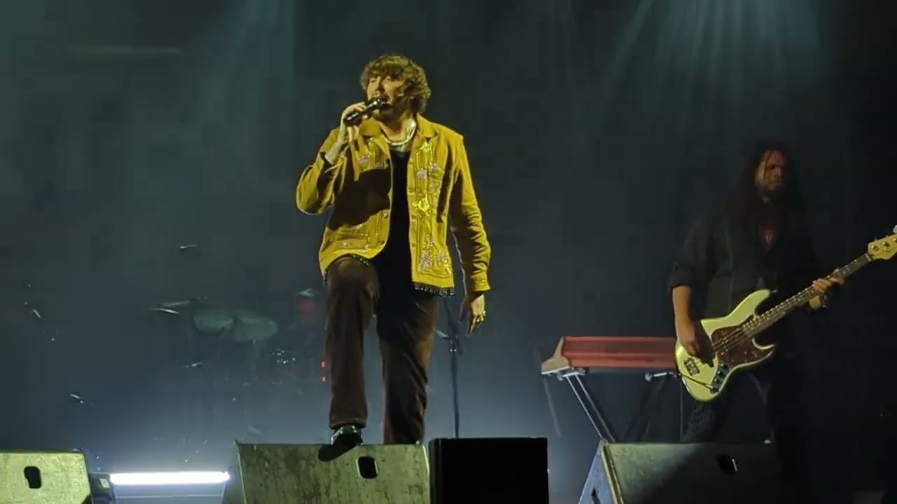 James Arthur - A Thousand Years (Christina Perri cover) - Budapest (25.02.2024)