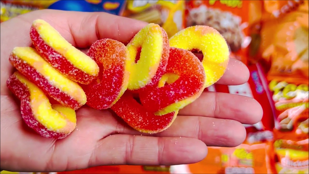 Opening Peach rings Gummy candies