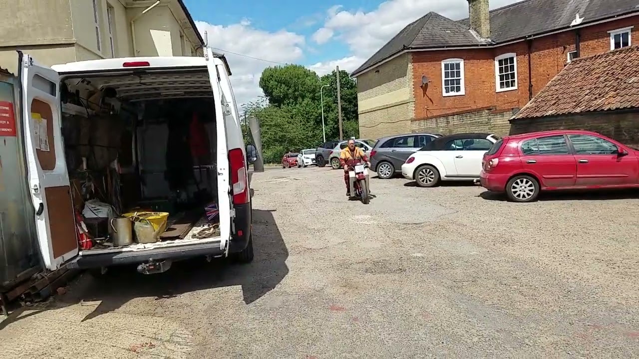 1950 Velocette LE 200cc at Andy Tiernans #08001VEL