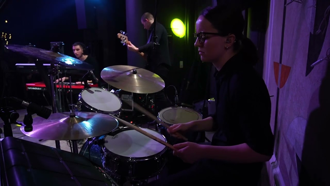 Nela - Kao da me nema tu (Vanna Cover) - DRUM CAM