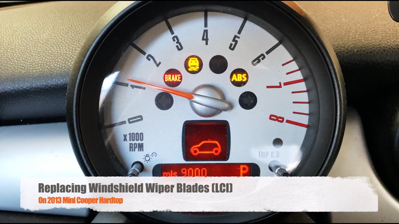 Mini Cooper 2013 - Windshield Wiper Blade Replacement (Bayonet)