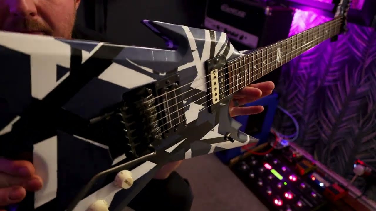 Dean Razorback Custom Van halen paint ??