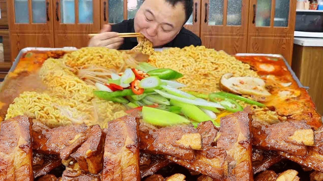 4 Pounds Of Pork Ribs, Aqiang Makes Spicy Pork Ribs Instant Noodles, Spicy And Enjoyable | Mukbang