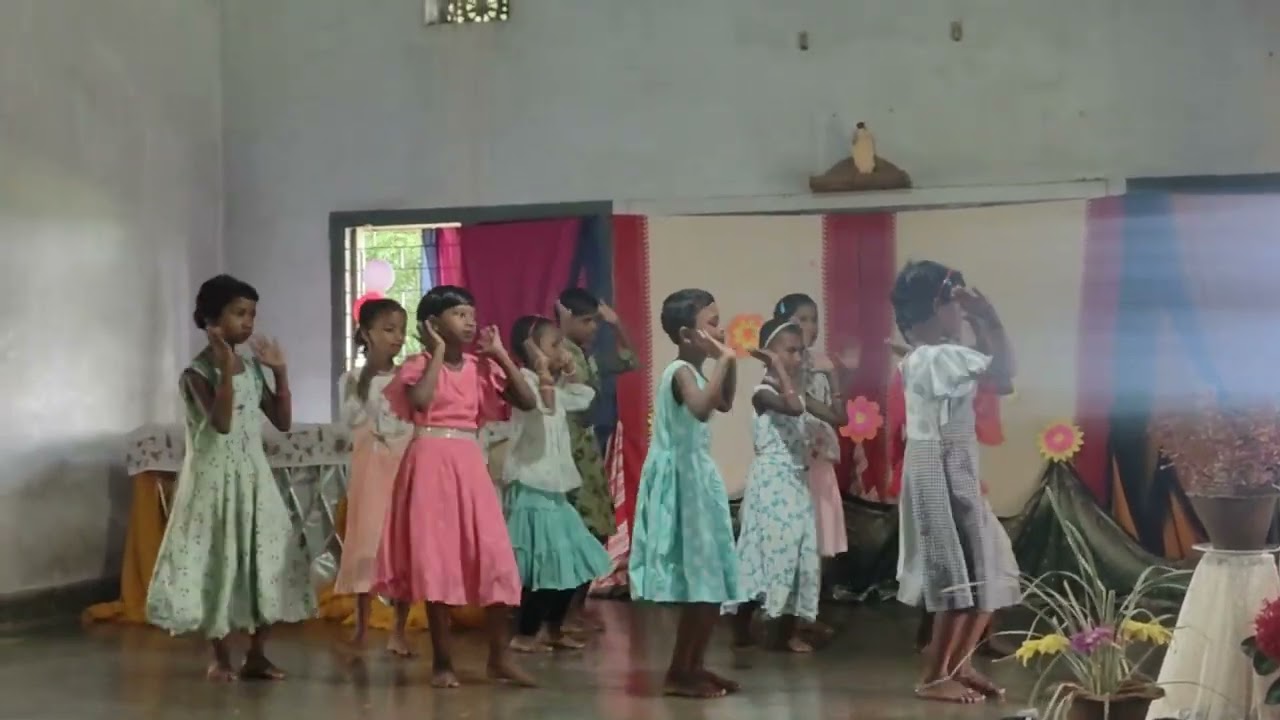 बहुत बहुत प्यारी प्यारी बच्ची सब का शानदार नाच Altapur गर्ल हॉस्टल