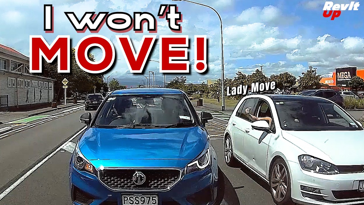 ENTITLED Woman BLOCKS Me and Doesn't Move! Bad Driving, Car Crashes, Dashcam Video 880