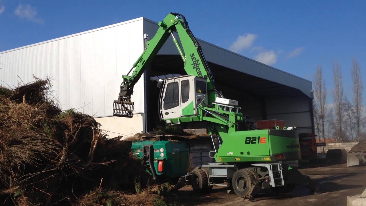 SENNEBOGEN - Material Handling: 821 Material Handler E-Series handling biomass in the Netherlands