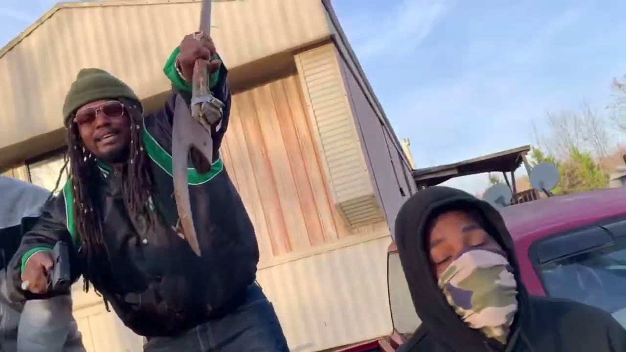 Young Zukaa “Handy Manny / Punkin’”(Official Video) [HoodRixh Plug Exclusive]