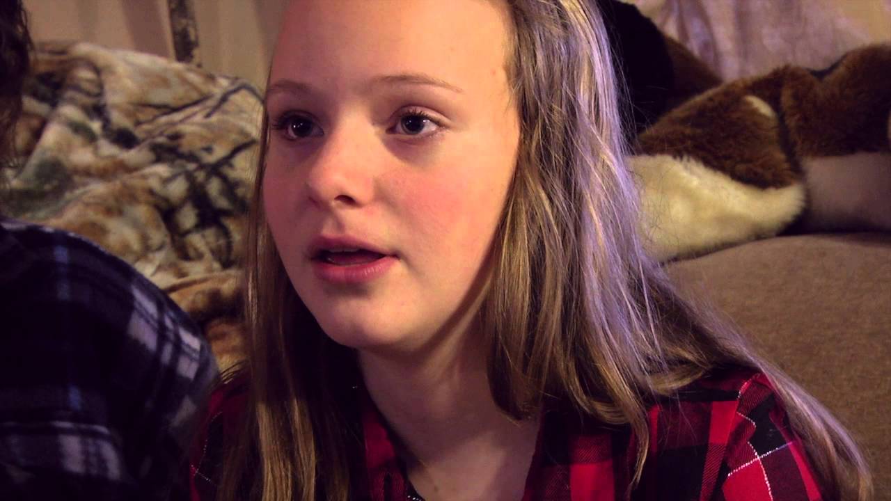 Girl gets new hand