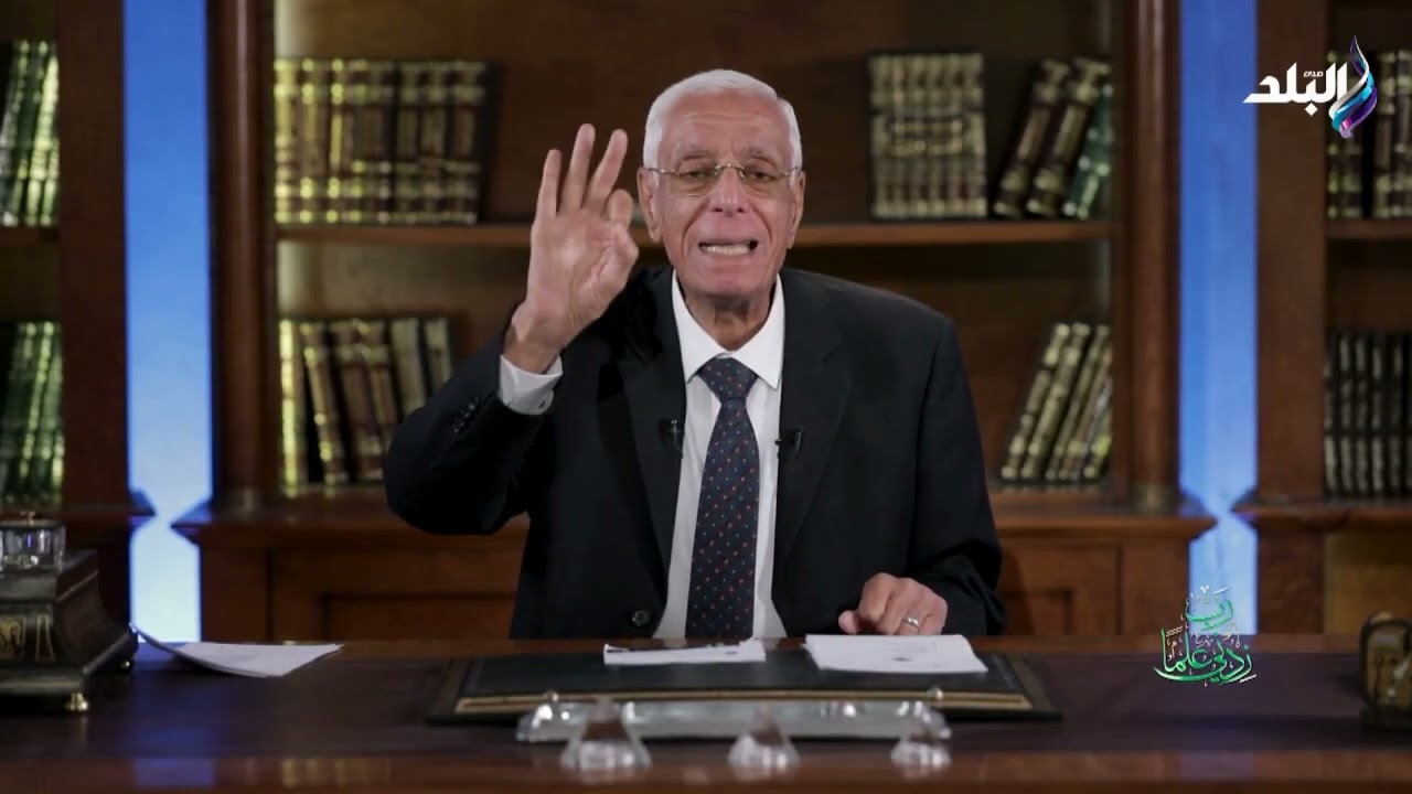 ربنا اتنازل عن حقه ليهم ودعواتهم كنز بيفتح بعد وفاتهم..  الدكتور حسام موافي يتحدث عن فضل الأب والأم