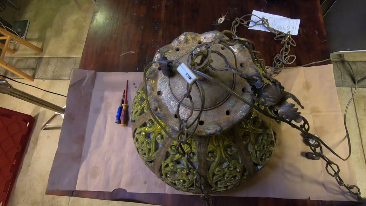 Found this swag lamp in the trash ( will it work )