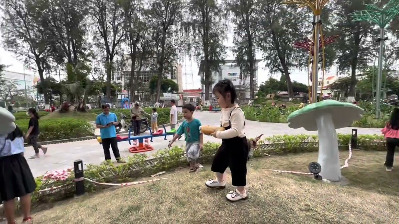 Mỹ Kim hái nấm