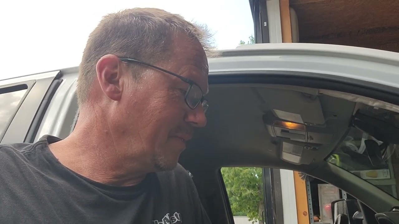 2019 Toyota Tundra full antenna replacement.