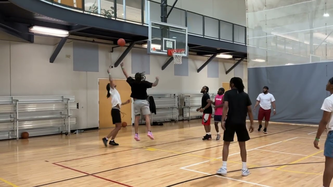 Hoopin wit the folks 