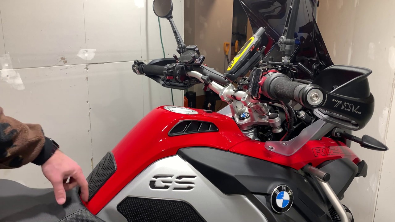 Install: Enduristan Sandstorm 4A Tank Bag - R1200GS Adventure (R1250)