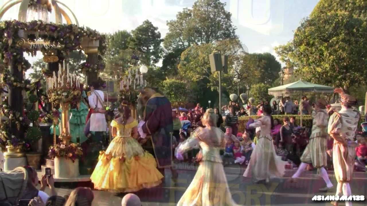 Disneyland Christmas Parade 2011 in HD