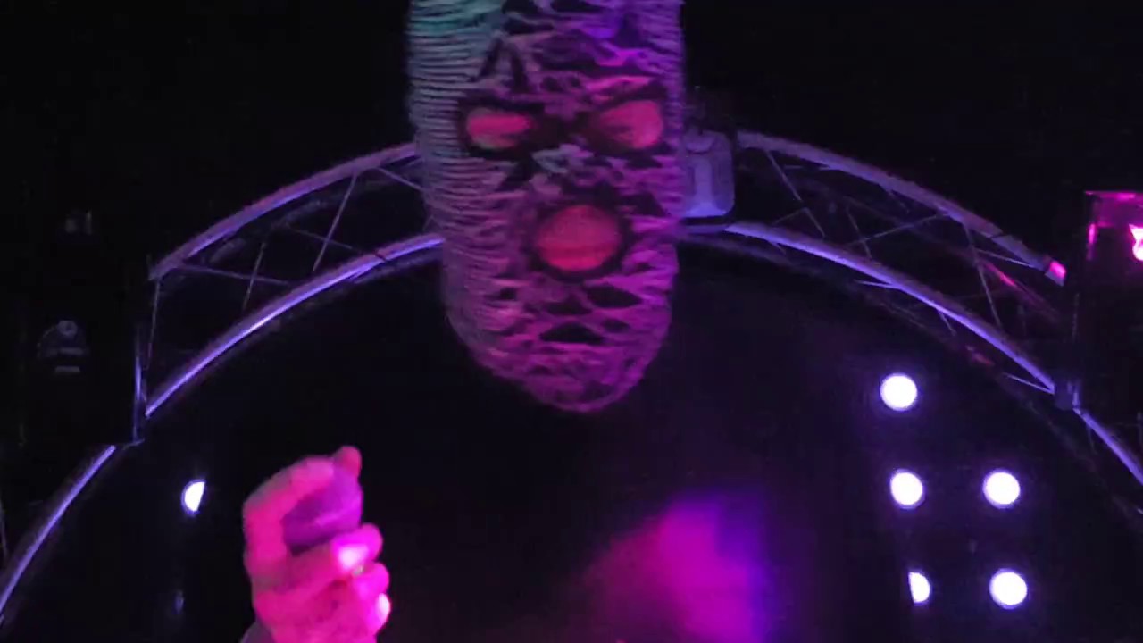 Eevil St&ouml;&ouml; - Tyyppaa Viel Live at Club Tunneli 5.12.2016