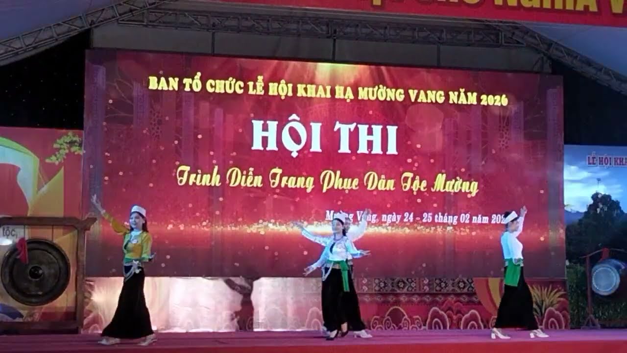 Đêm chung kết trình diễn trang phục dân tộc mường lễ hội khai hạ mường vang 2026