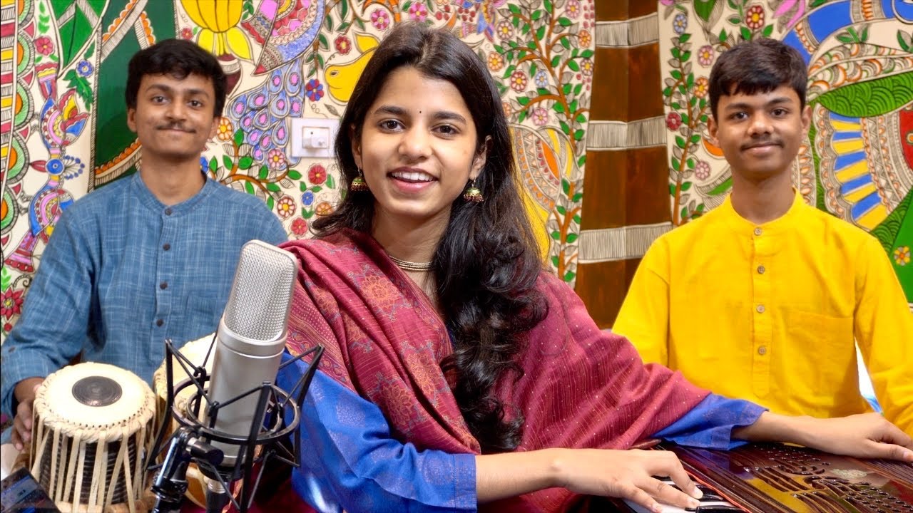 (बुंदेली होली गीत) सिर बांधे मुकुट खेले होरी - Maithili Thakur, Rishav Thakur, Ayachi Thakur