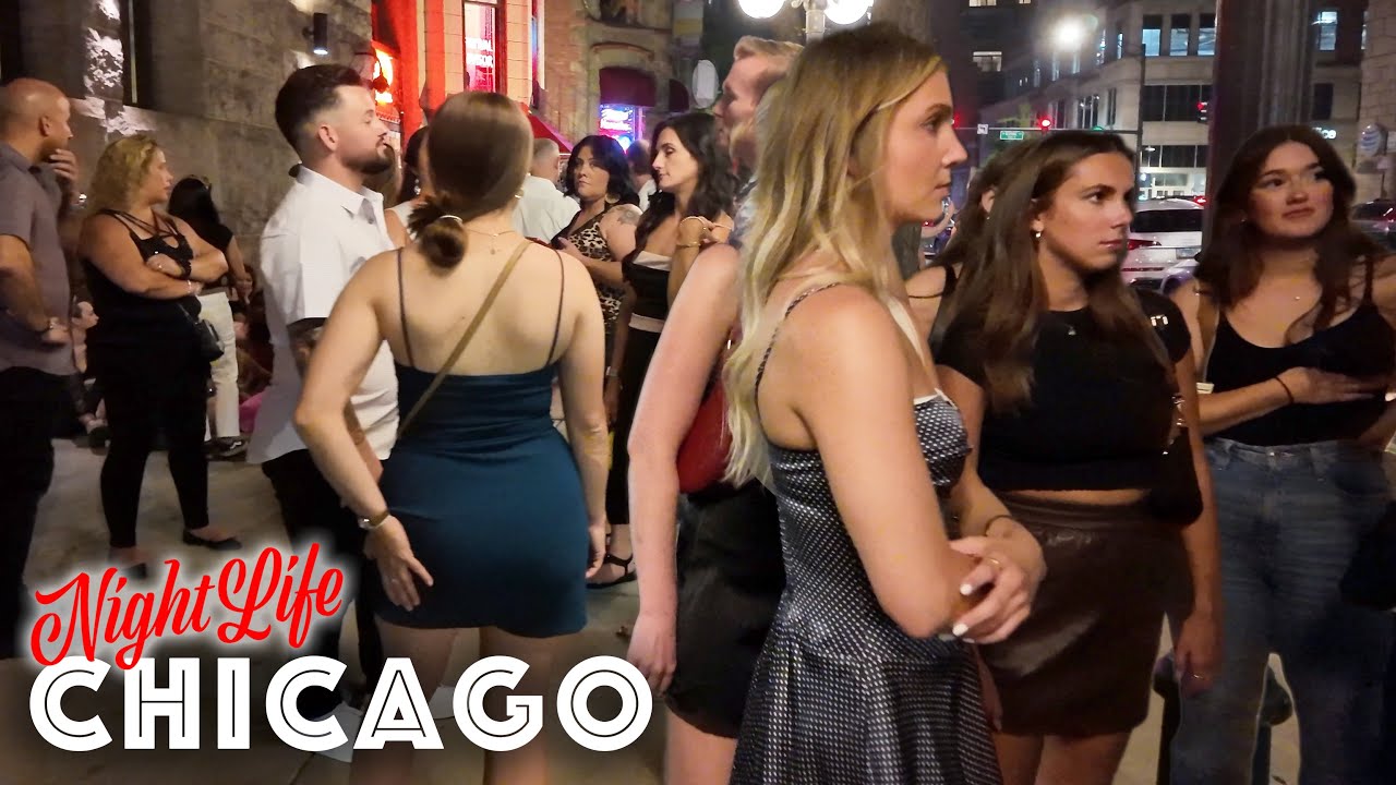 Chicago Nightlife!! Night in Downtown Streets!! USA 🇺🇸