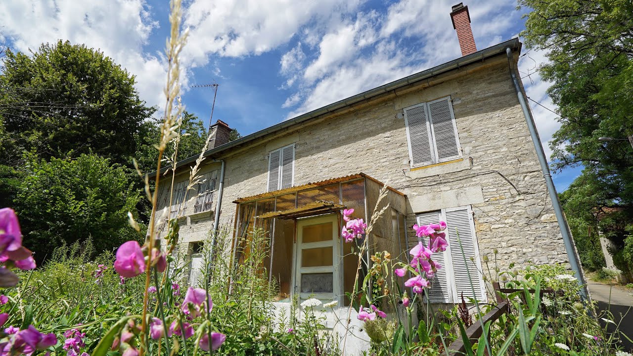 RUSSIAN Abandoned House Untouched For DECADES