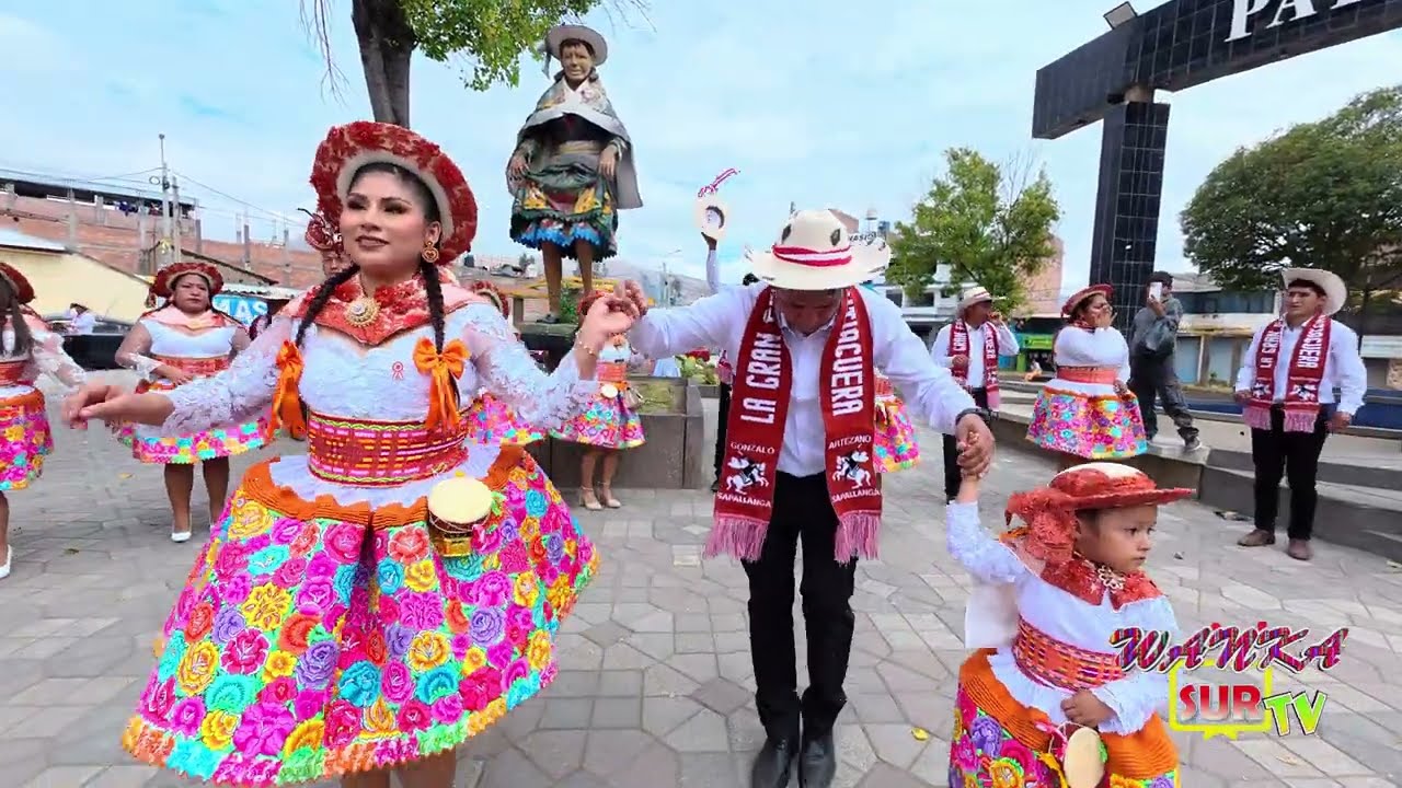 SANTIAGO 2025 - FAMILIA : GONZALO ARTEZANO - POR LAS CALLES DE SAPALLANGA - EXCELENTES DEL PERÚ