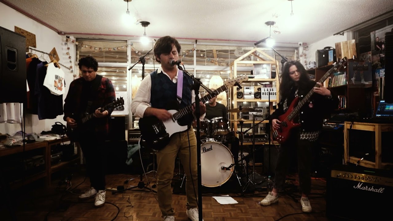 Queen size bed - Los Gigantes: Analog Sessions en Lava Records