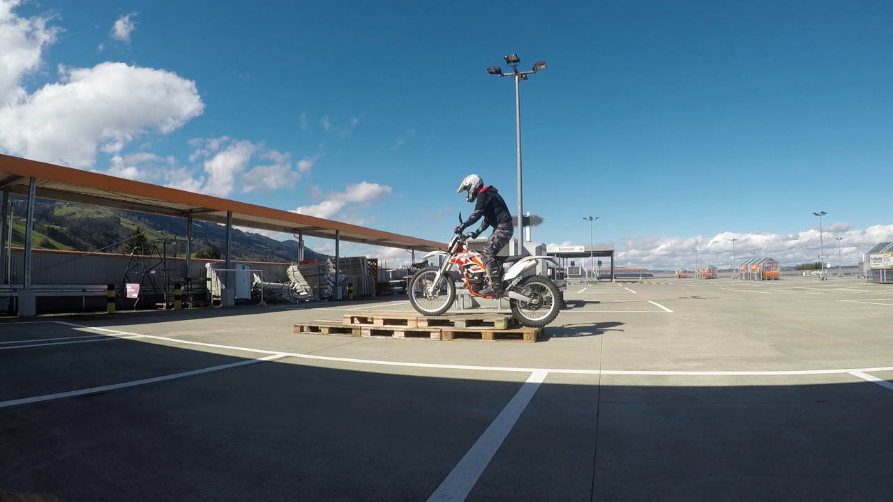 KTM Freeride 250 r Enduro 2017 on Europalette