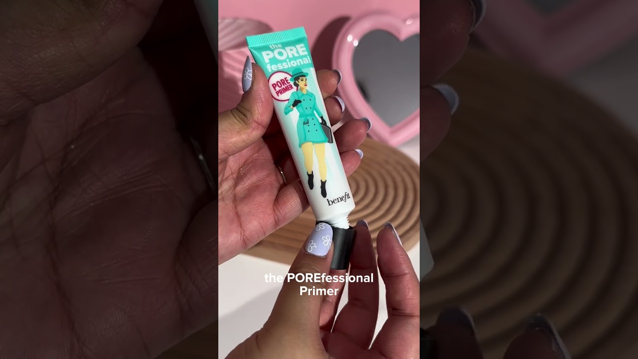 Try this POREfessional Primer if you have oily skin 🤝